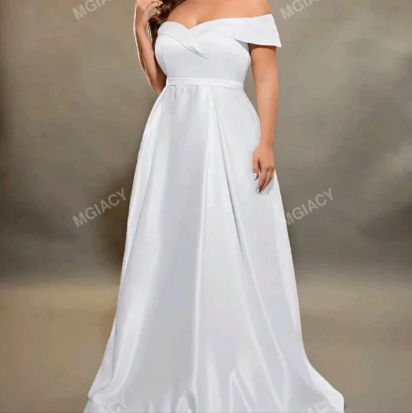 White dress Satin Strap Ball Gown Wedding Dress - Picture 2 of 2